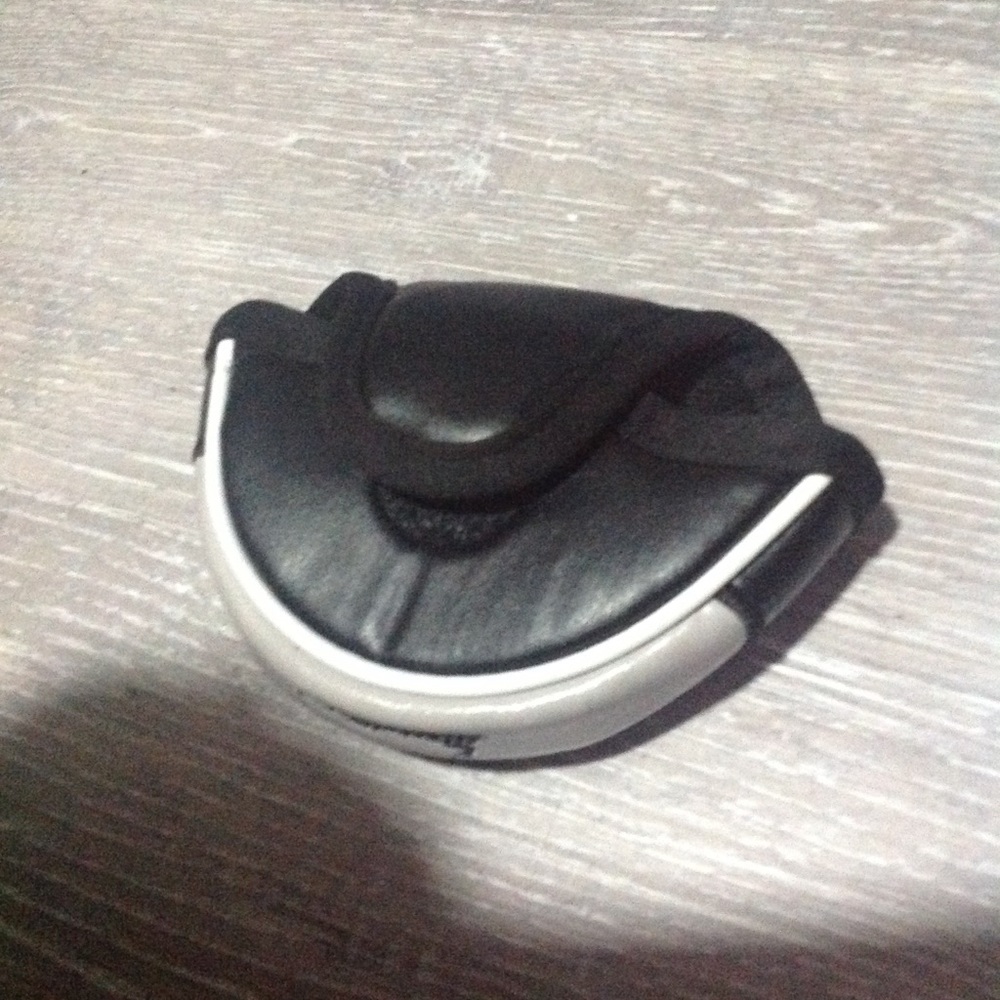 Golf club headcover